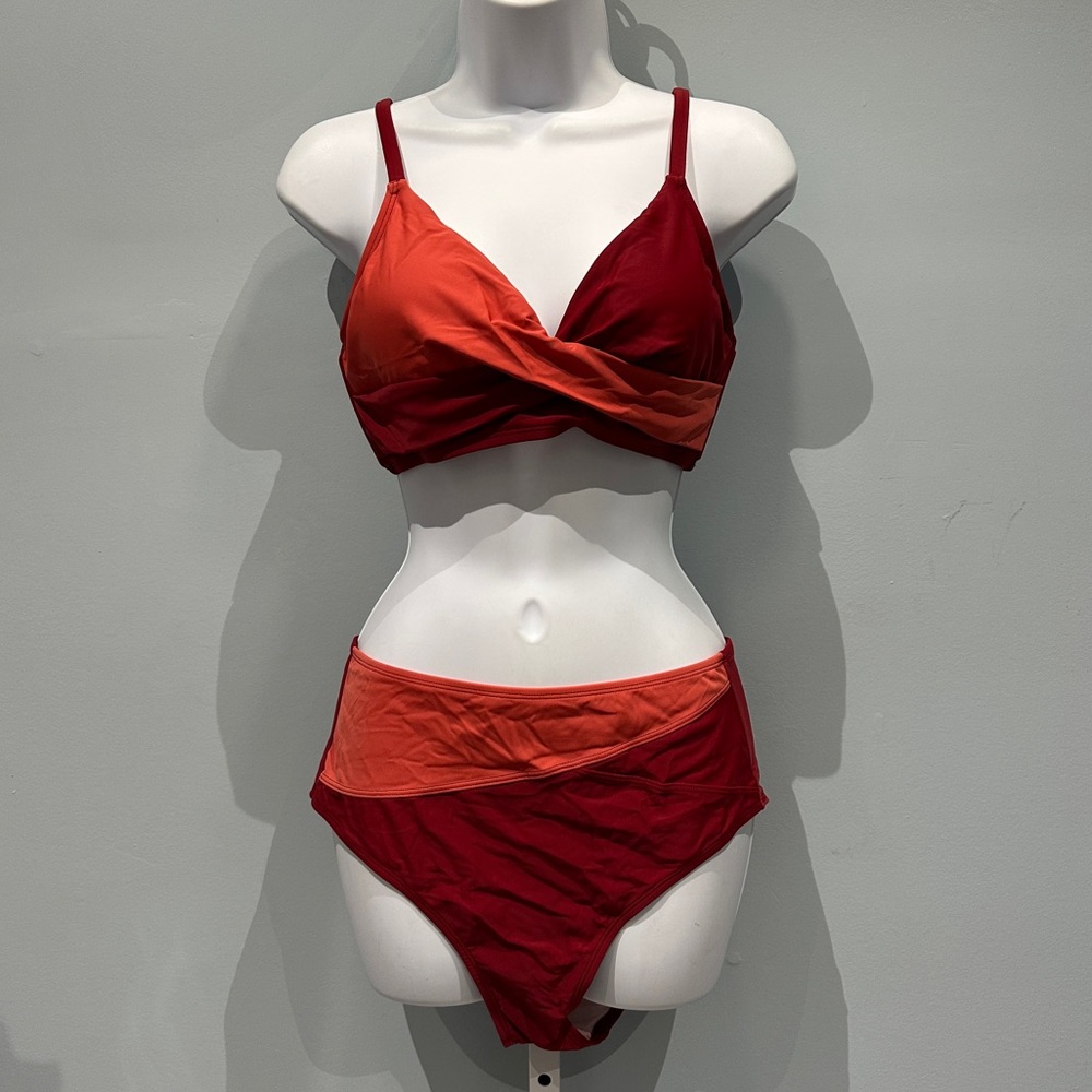 Cupshe Red Twisted Bikini Top and High-waisted Bottoms Set Medium NWT